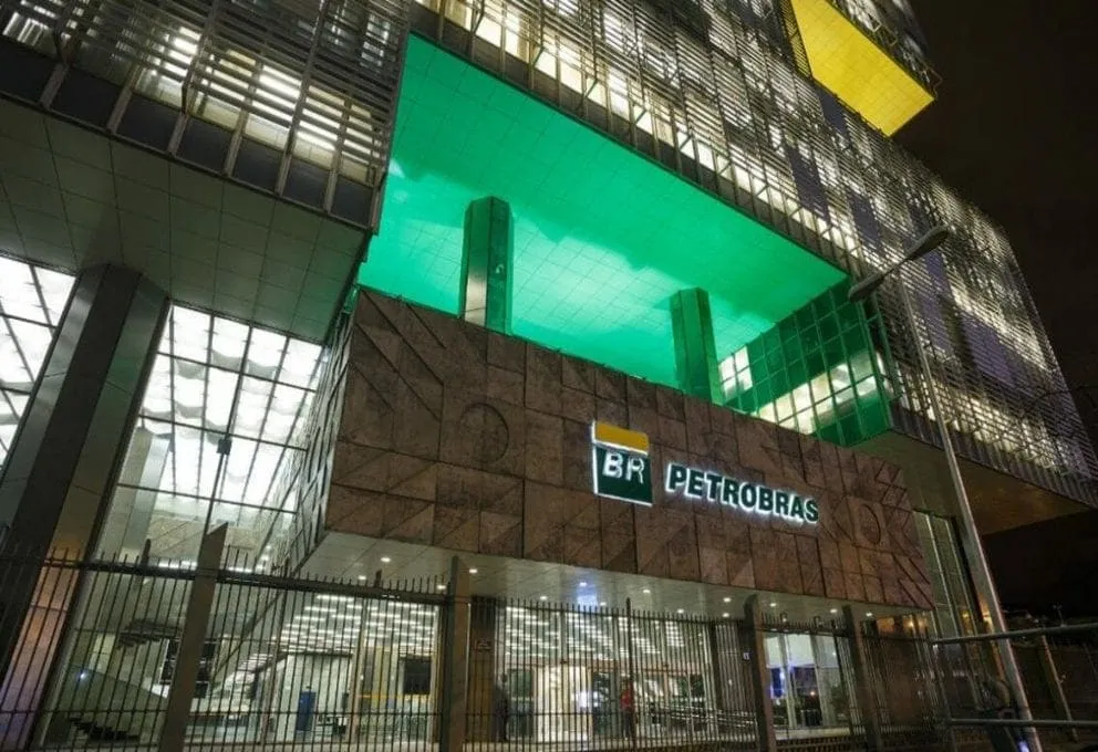 Petrobras (PETR4) Inicia Reforma em Seu Edifício Sede | TheCap
