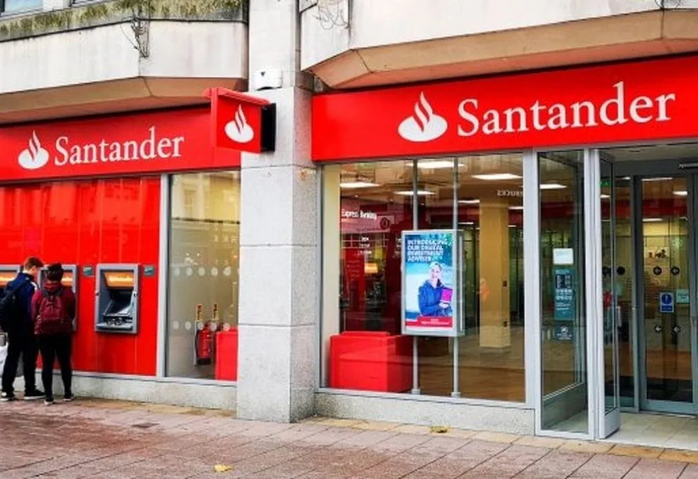 santander-sanb11-emitira-cartoes-american-express-no-brasil